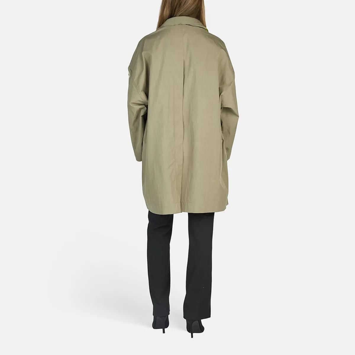 Übergroßer Trenchcoat mit aufgesetzten Taschen