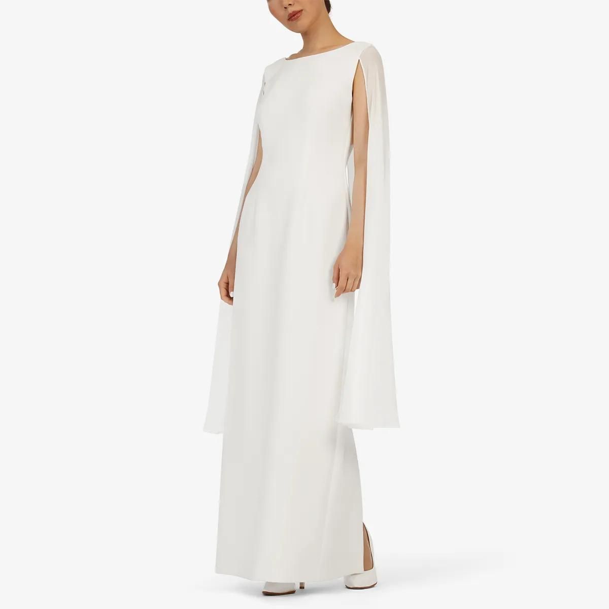 Elegantes Abendkleid mit Cape