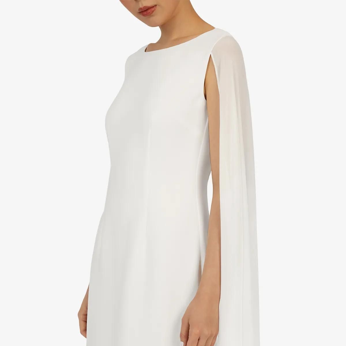 Elegantes Abendkleid mit Cape