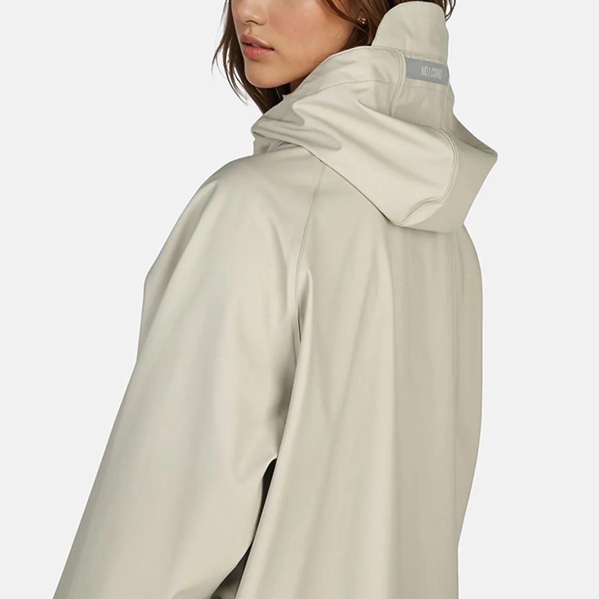 Wasserdichter Regenmantel mit Kapuze und Taschen