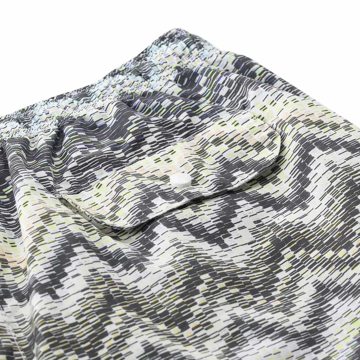 Badeshorts mit Zickzackmuster