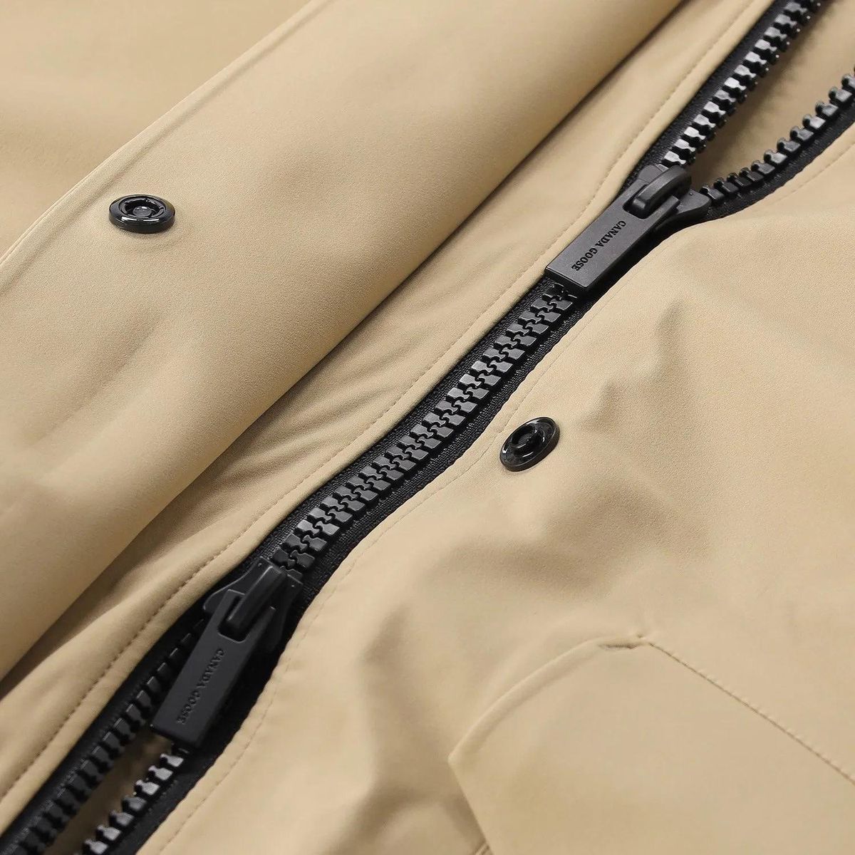 Tofino Übergangsjacke mit Kapuze