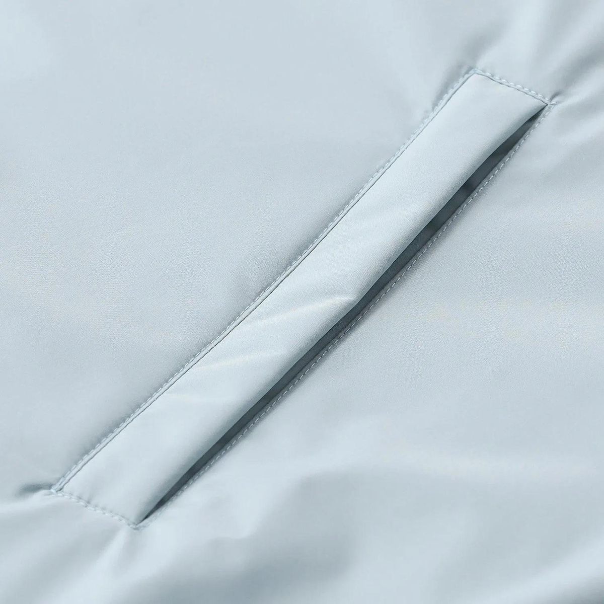 Übergroße Windjacke mit hohem Kragen