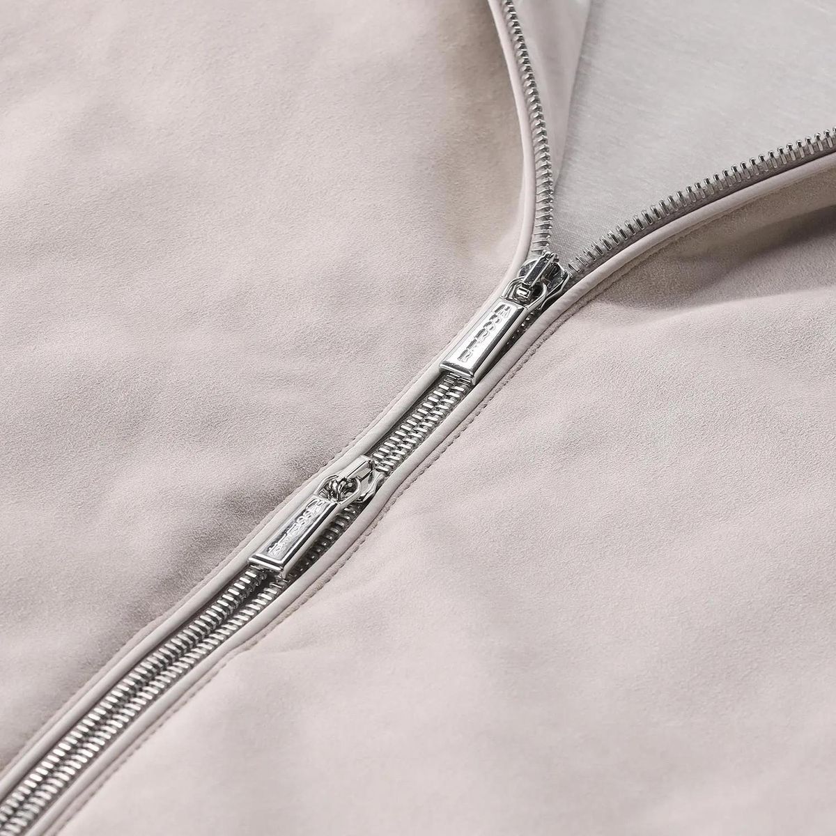 Velourslederjacke mit Kapuze und abnehmbaren Ärmeln