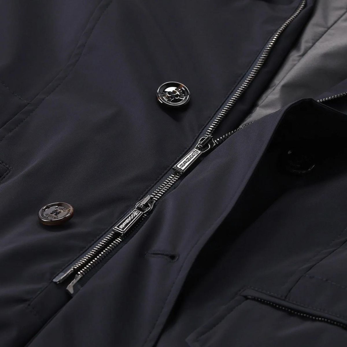 Herren Kurzmantel mit doppelter Knopfleiste