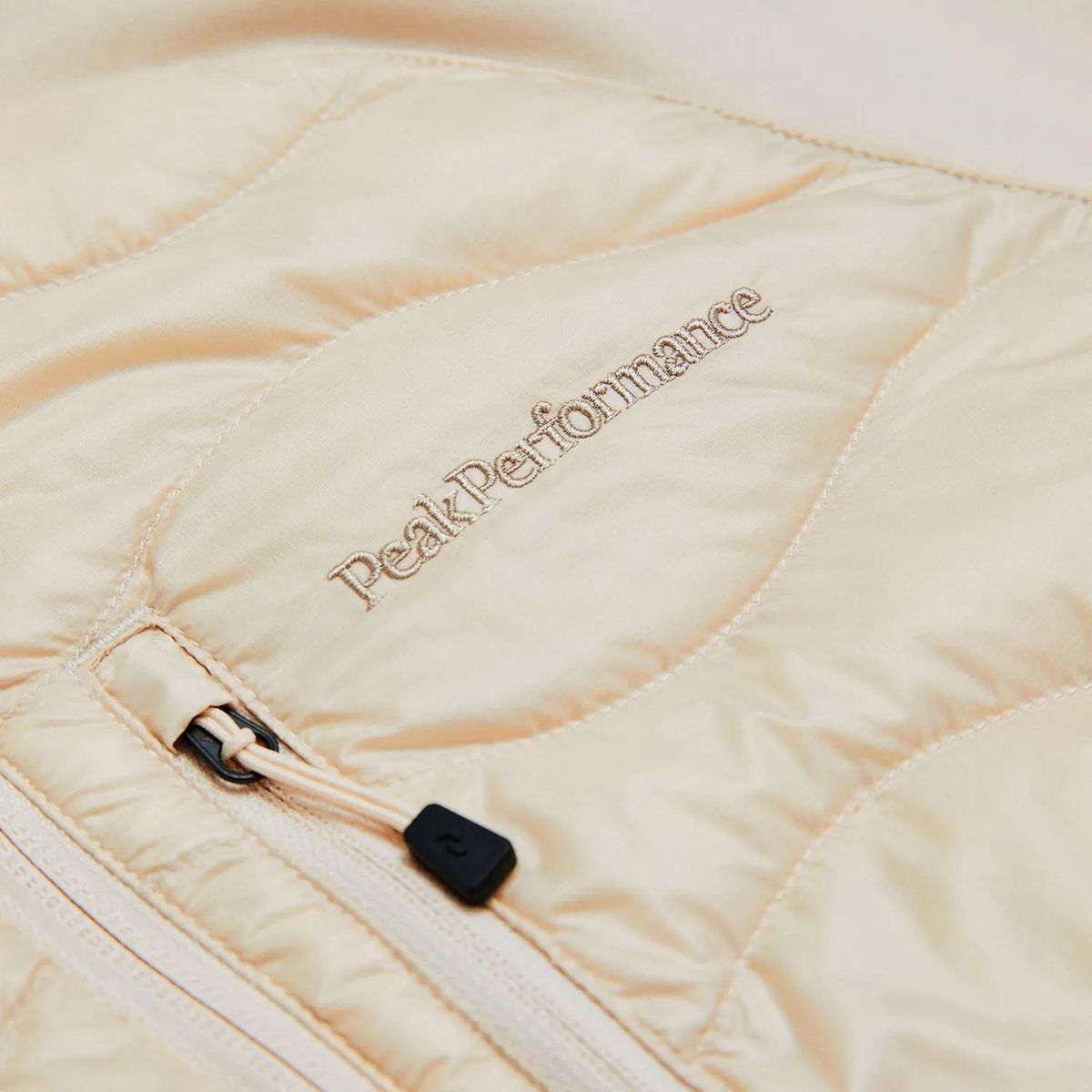 Hybride Daunenjacke mit Kapuze