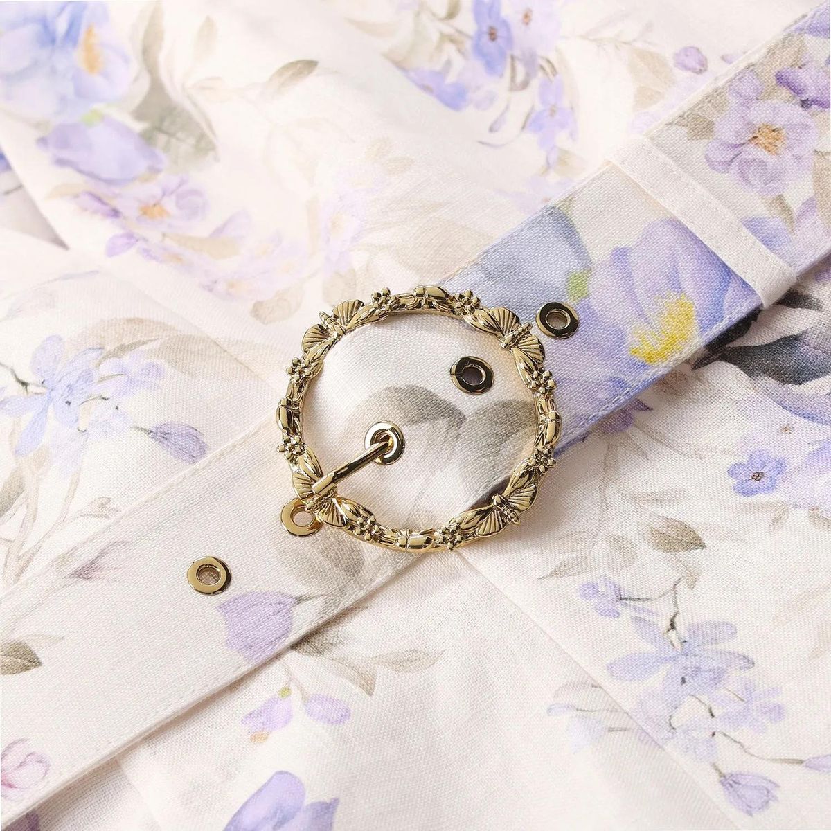 Mini-Kleid mit Blumendruck und Gürtel