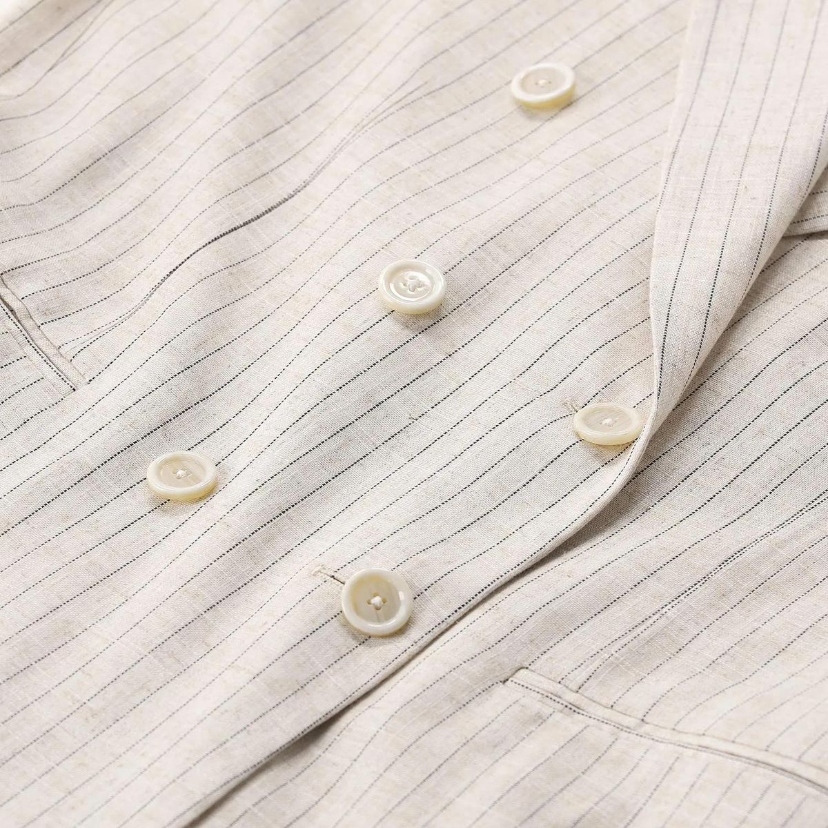 Gestreifter zweireihiger Leinenblazer