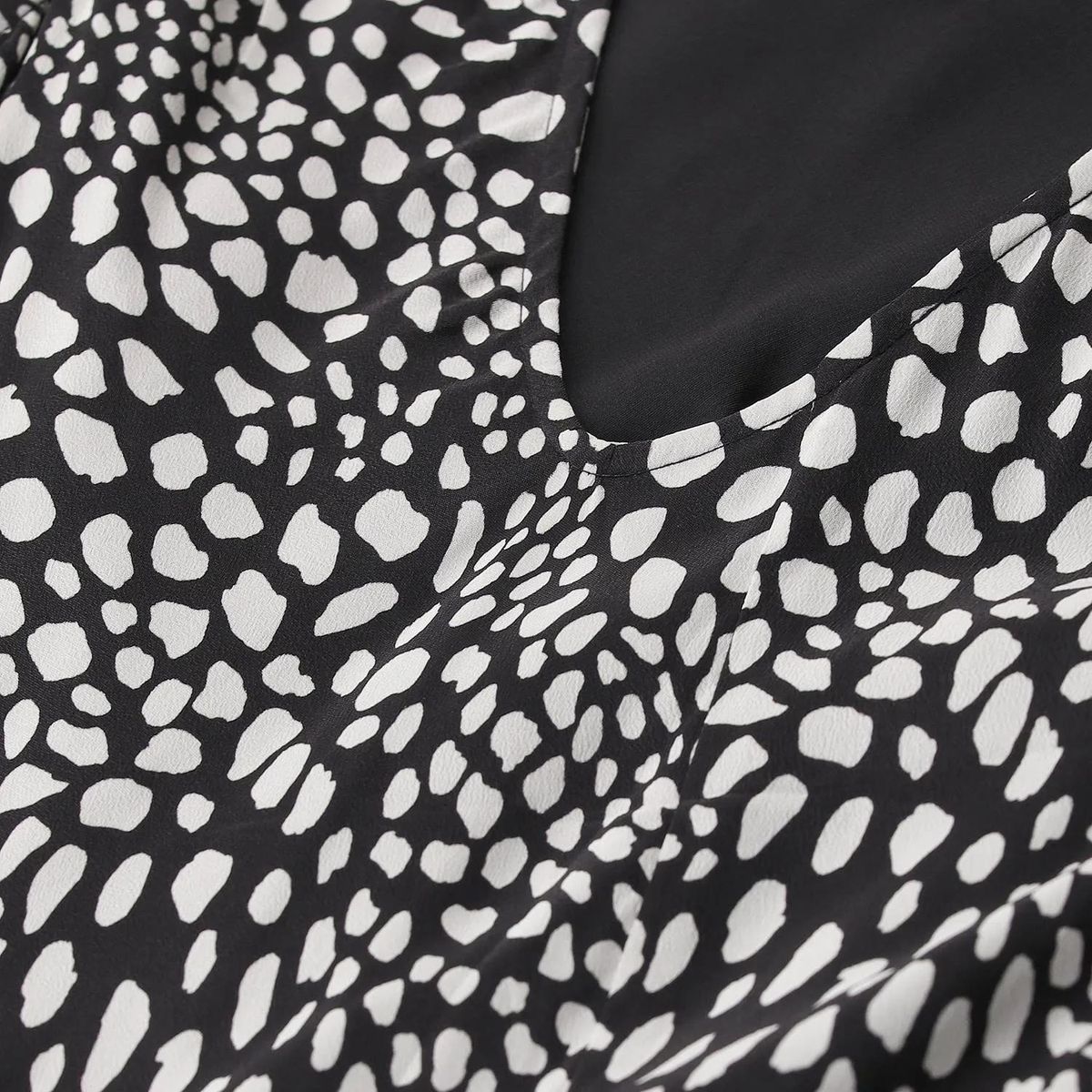 Ärmelloses Maxikleid mit V-Ausschnitt