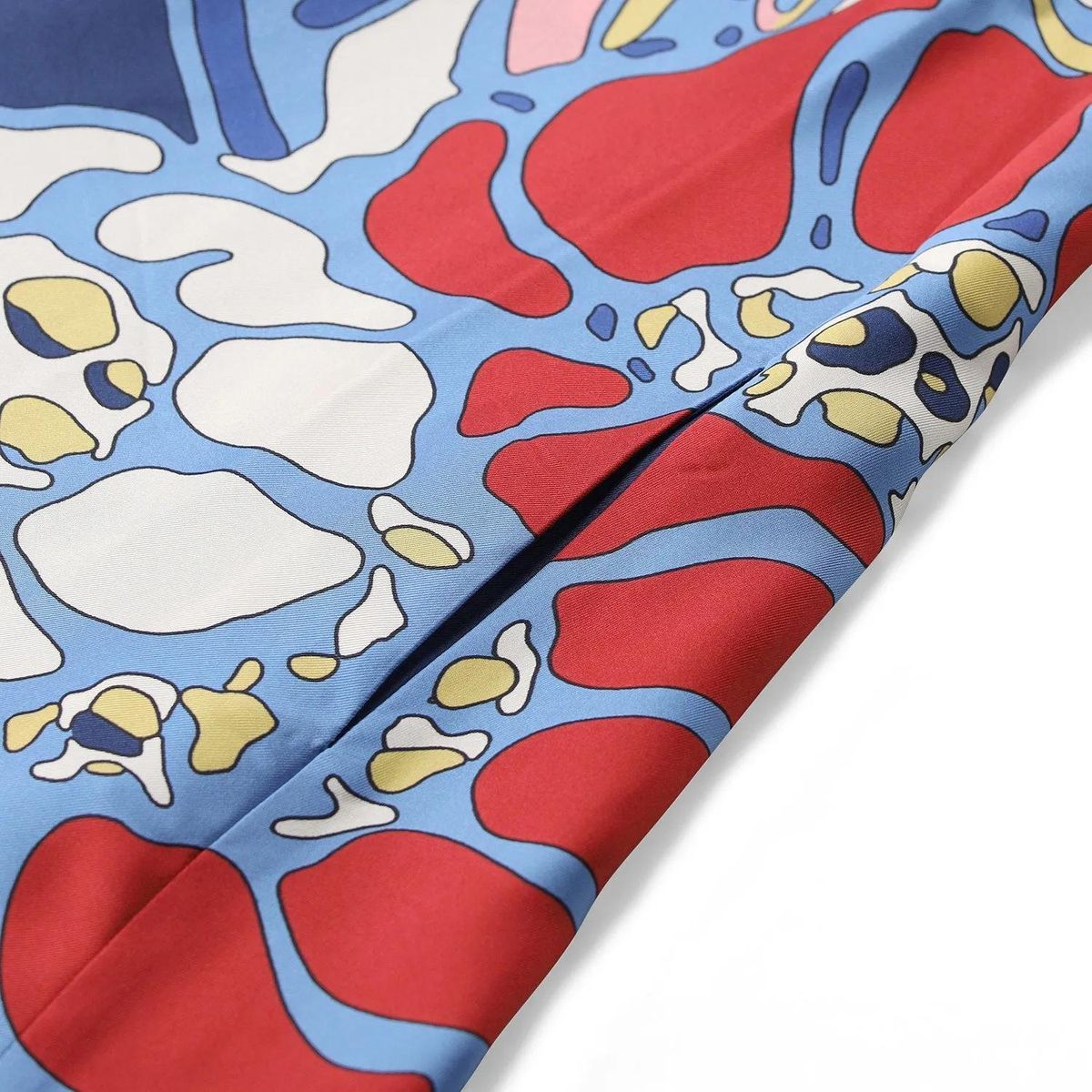 Seidenes One-Shoulder-Maxikleid mit Print