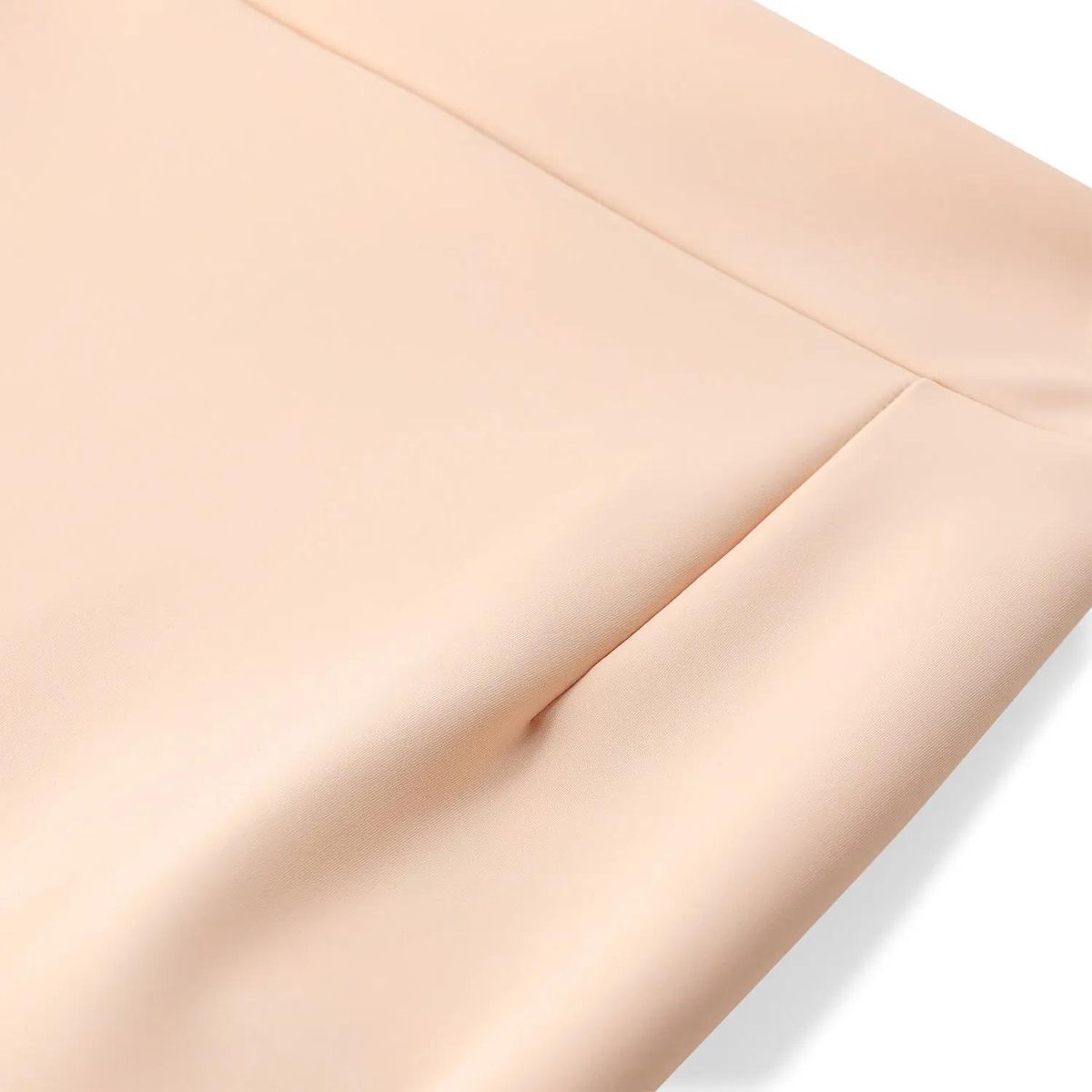 Klassischer figurbetonter Midi-Bleistiftrock