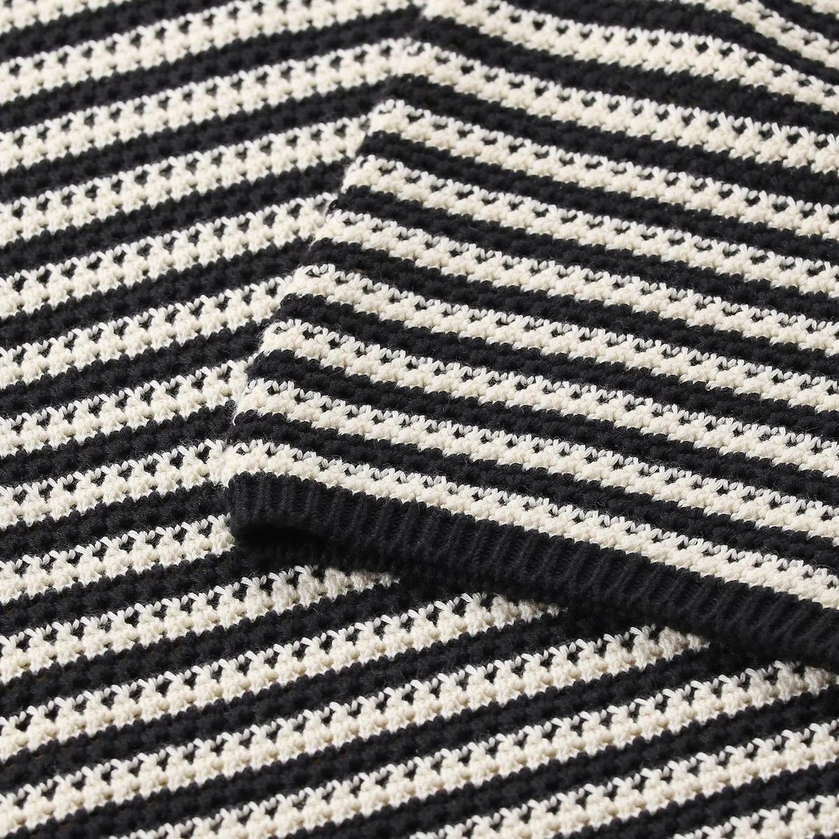 Gestreiftes Strickoberteil aus Baumwollmischung