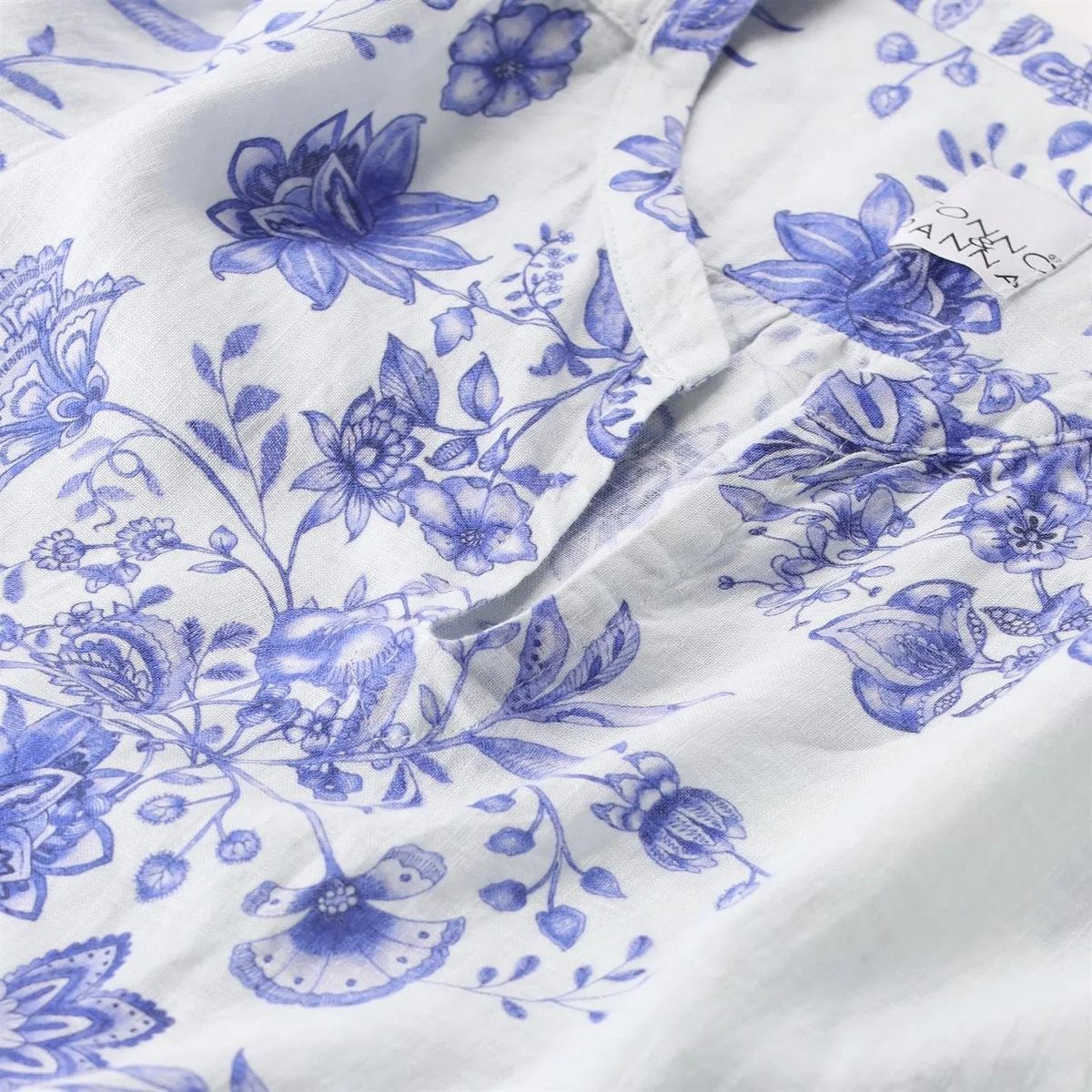 Bluse aus blauem Leinen mit Blumendruck