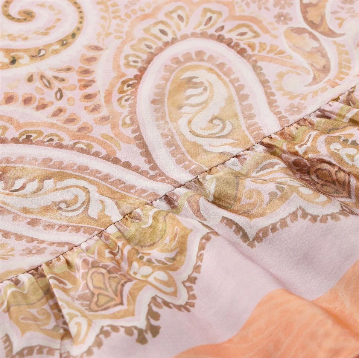 Satinbluse mit Paisley-Muster und Saum