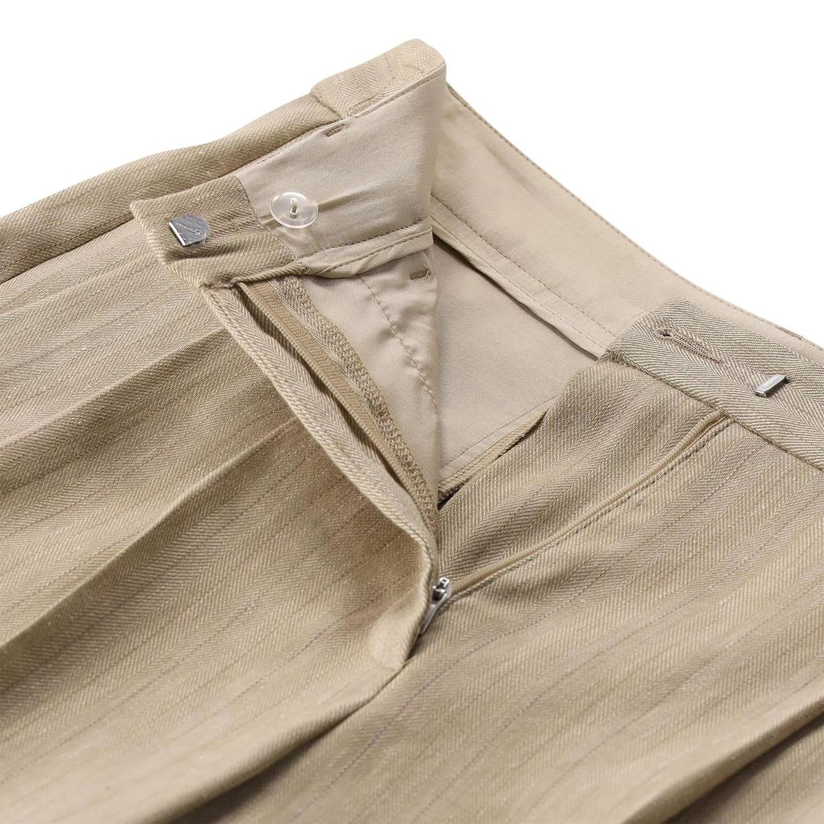 Gestreifte, schmal zulaufende Leinenhose