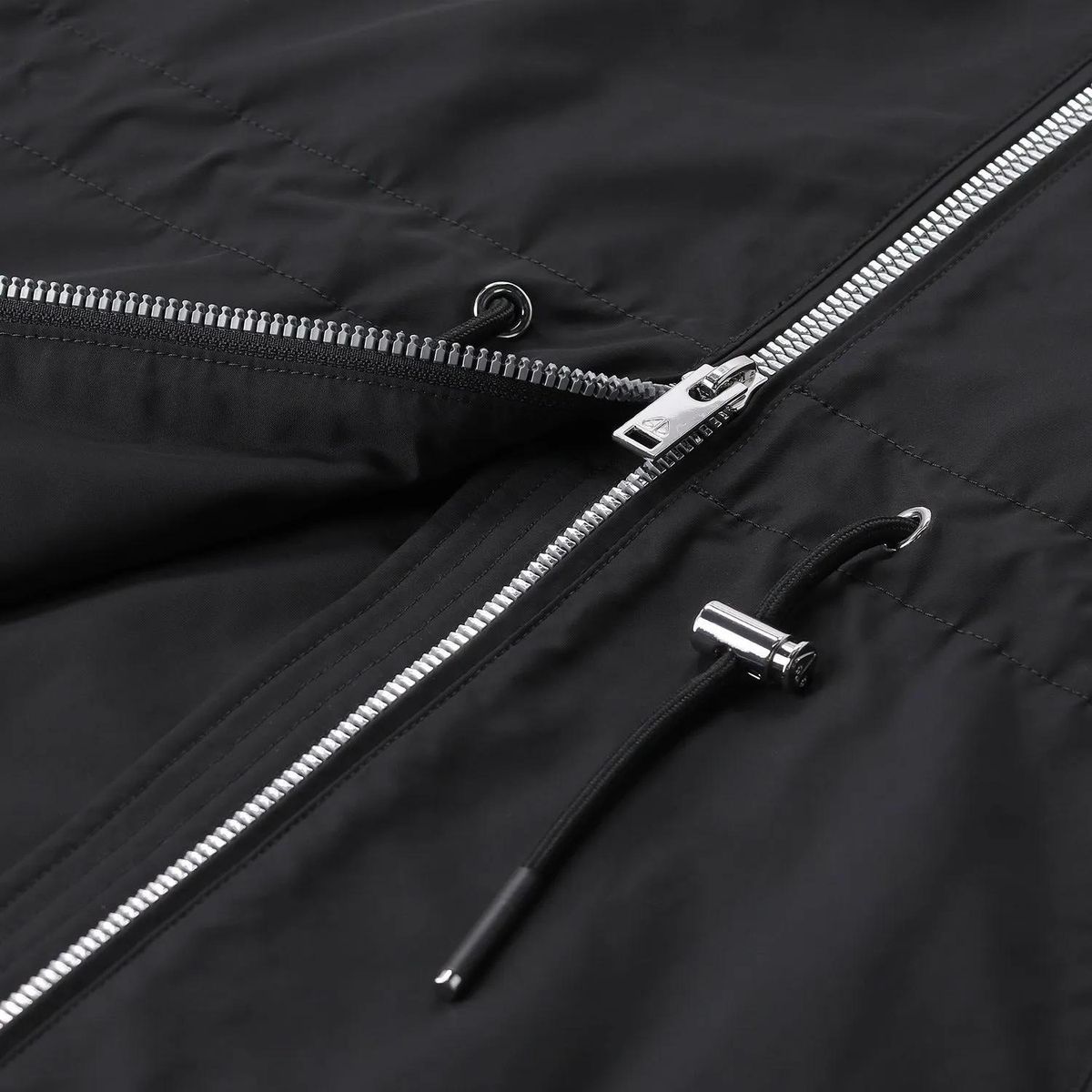 Kapuzenparka mit Tunnelzug