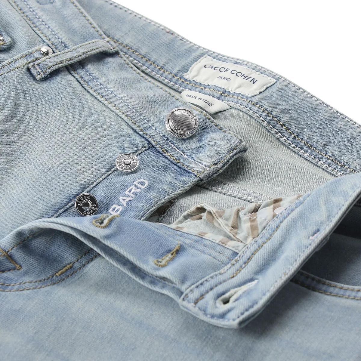 Hell gewaschene Slim Fit Jeans