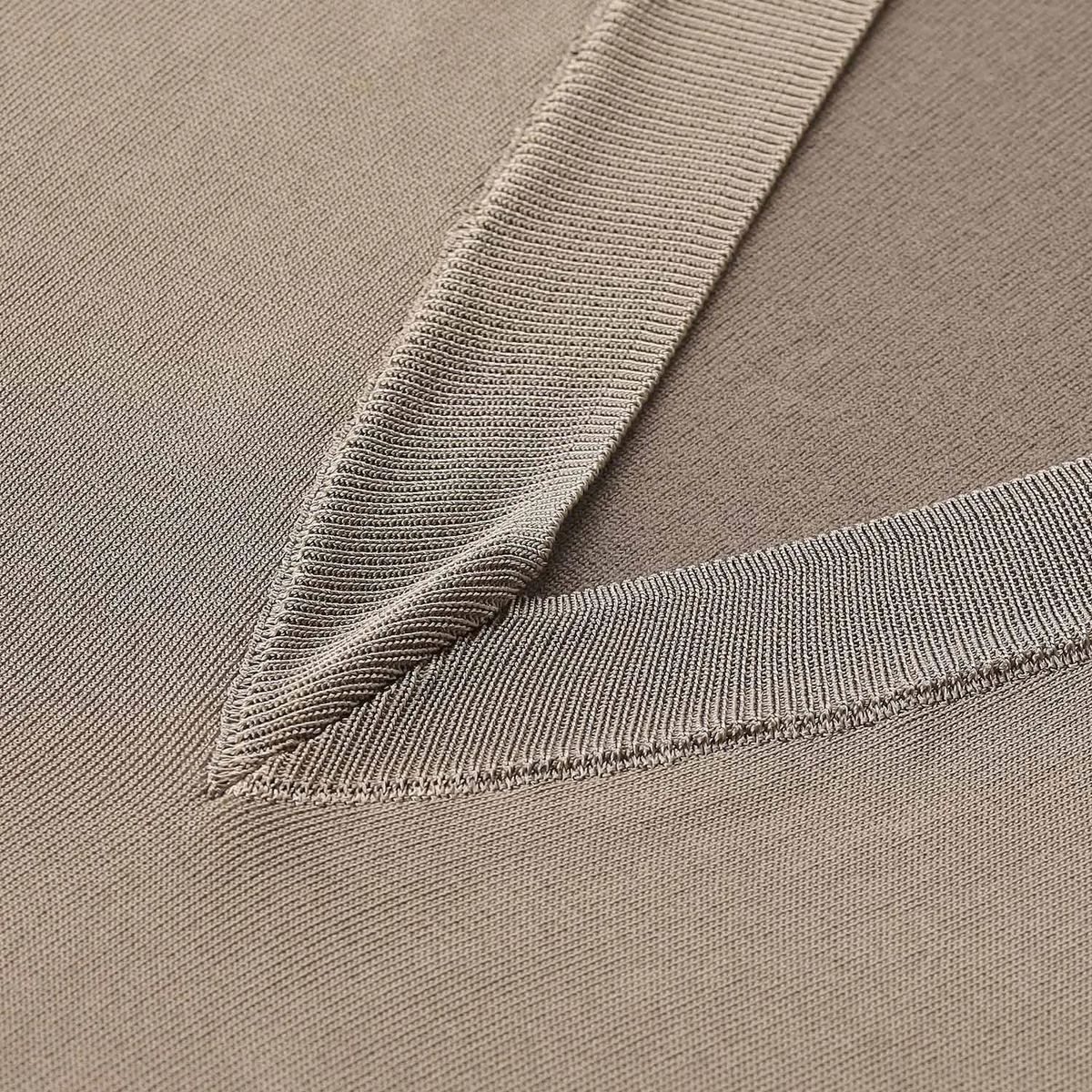 Elegantes Strickoberteil mit V-Ausschnitt