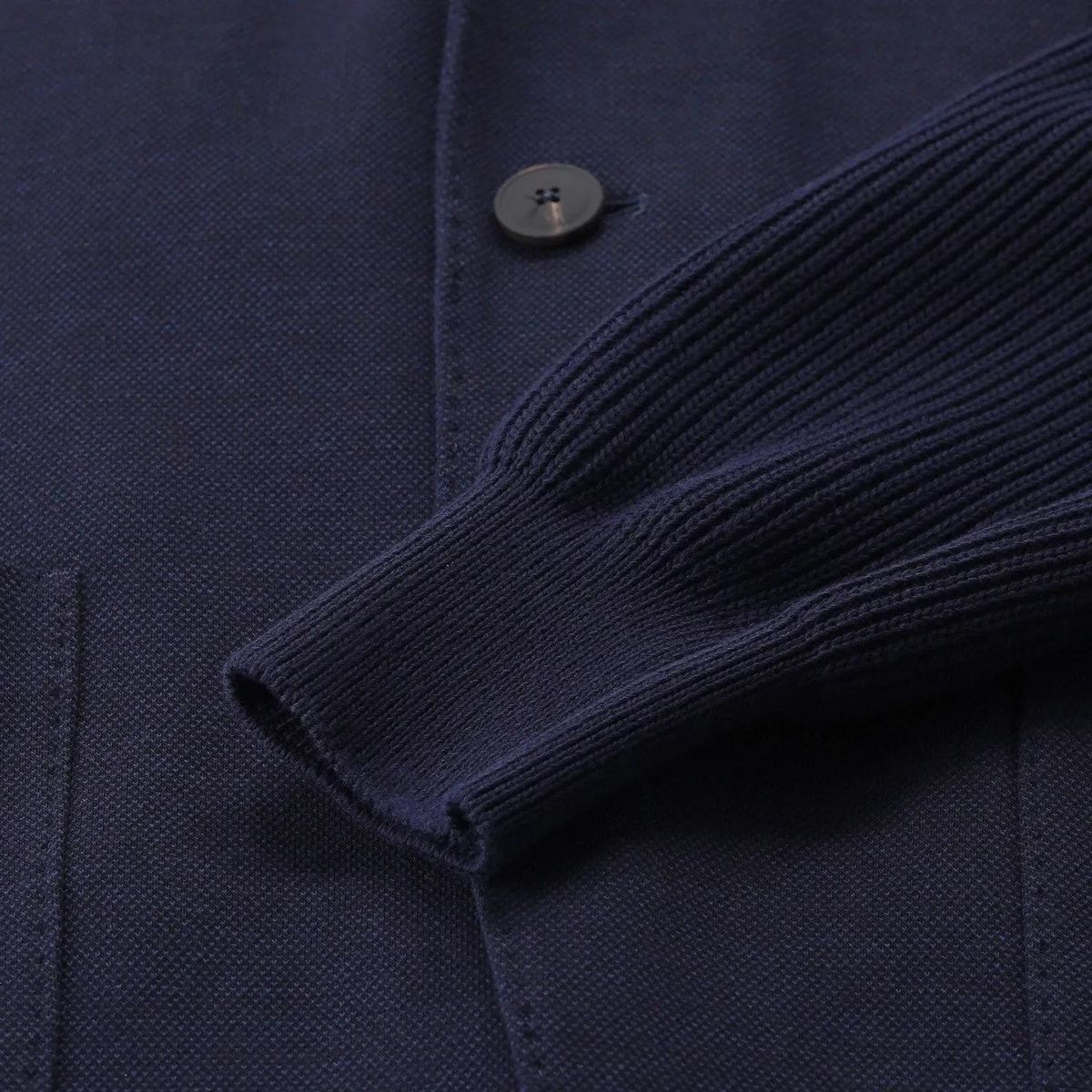 Marineblaue Strickjacke aus Baumwolle mit Kapuze