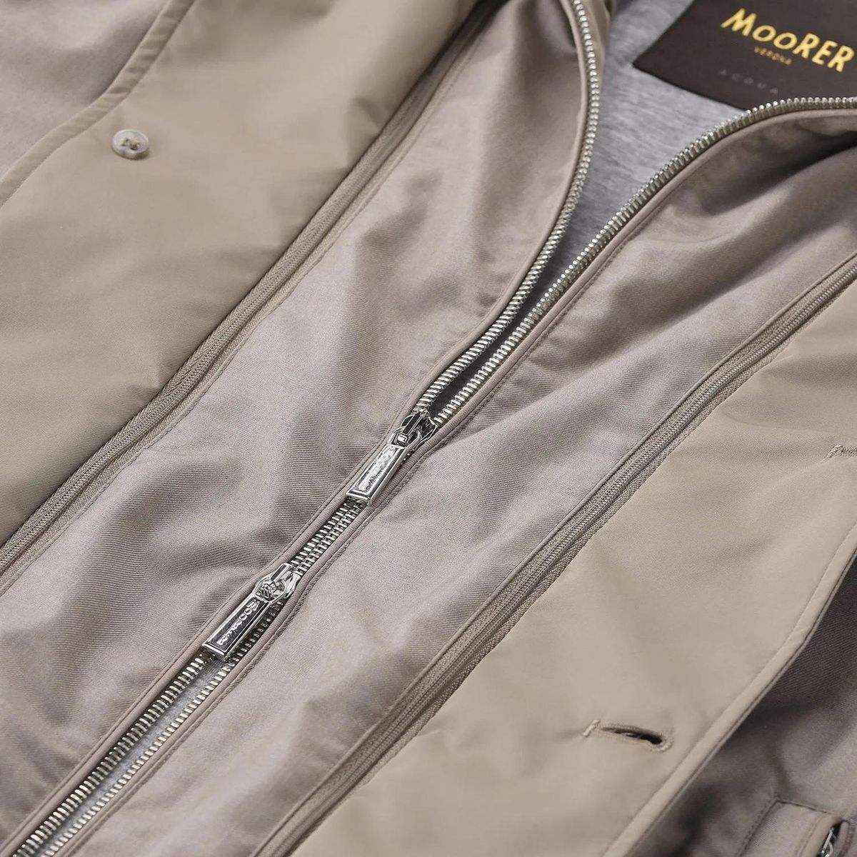 Klassische Blouson-Jacke mit Knopfleiste