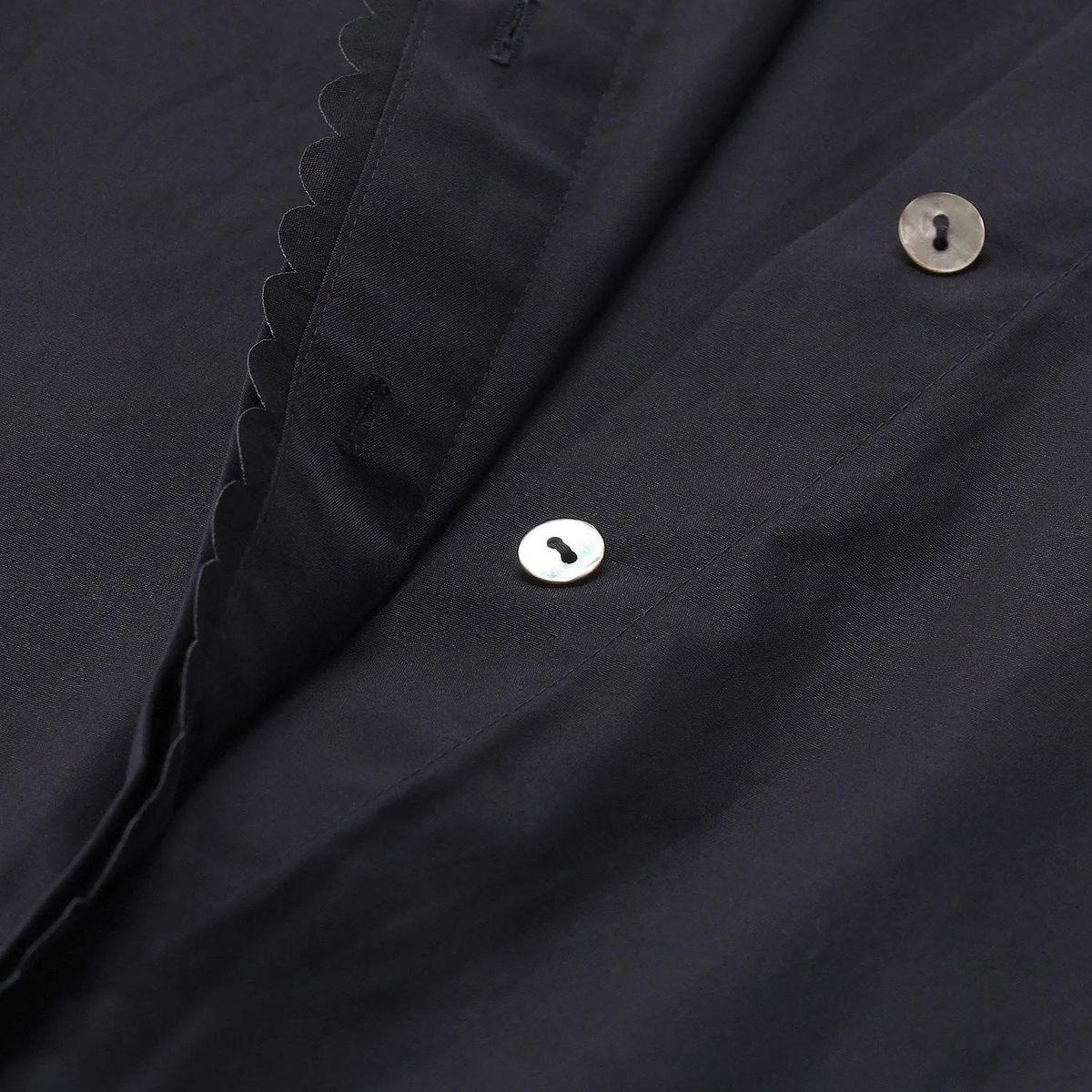 Verkürzte Baumwoll-Popeline Bluse mit Wellenkante