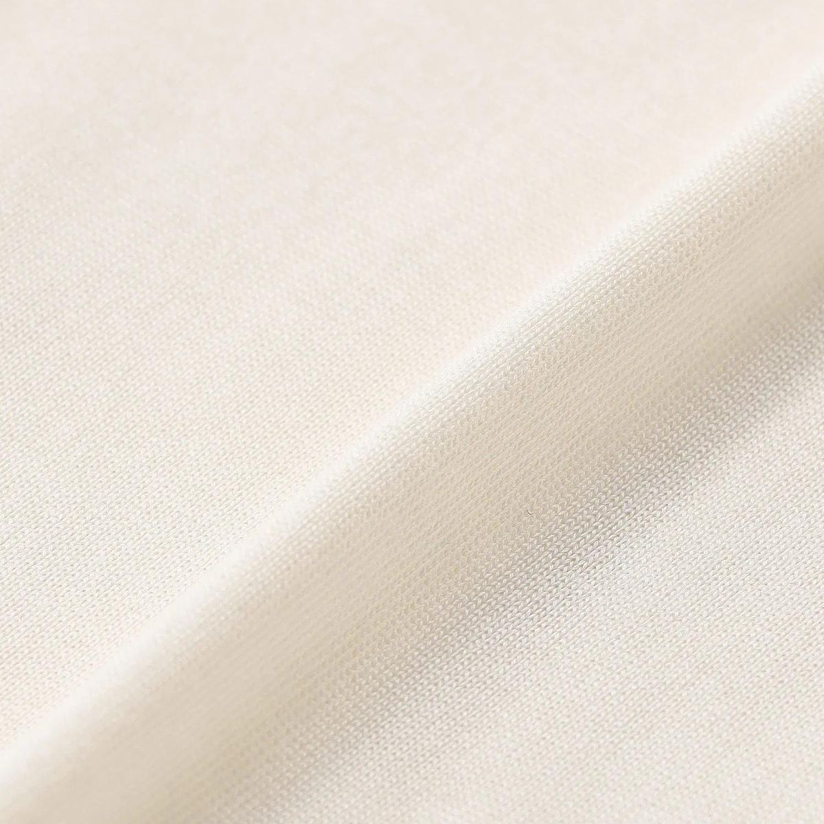 Kurzärmeliges Strickoberteil aus Seide