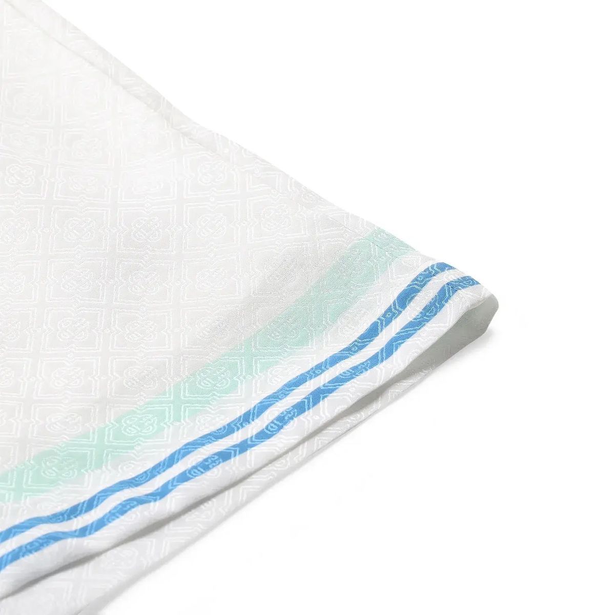 Weiße Seiden-Shorts mit Logo-Tasche