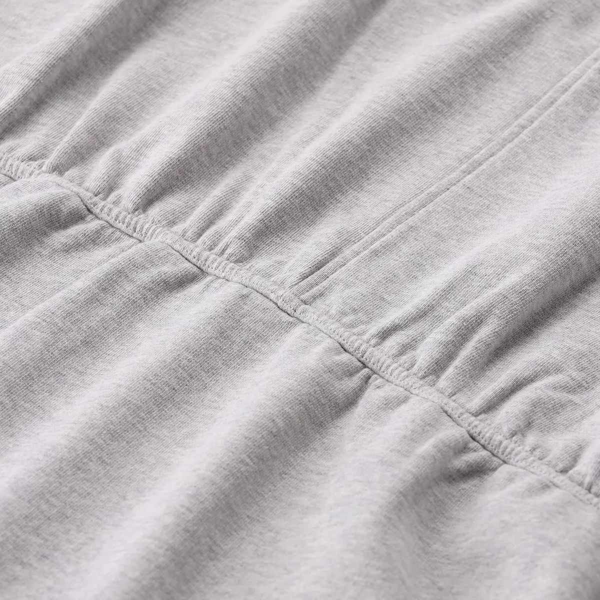 Graues Strick-Sweatshirt mit lockerer Passform