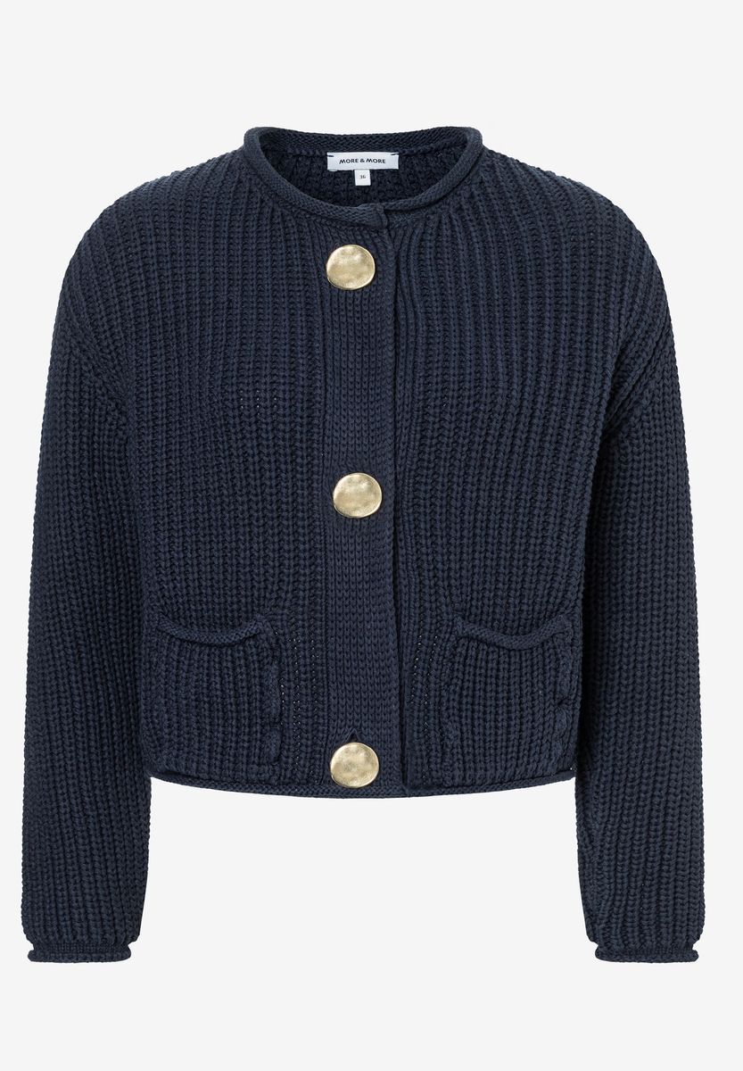 Kurze Strickjacke mit goldenen Knöpfen
