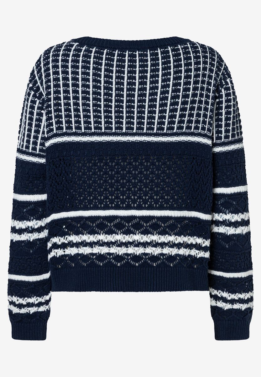 Marineblauer und weiß gemusterter Strickpullover