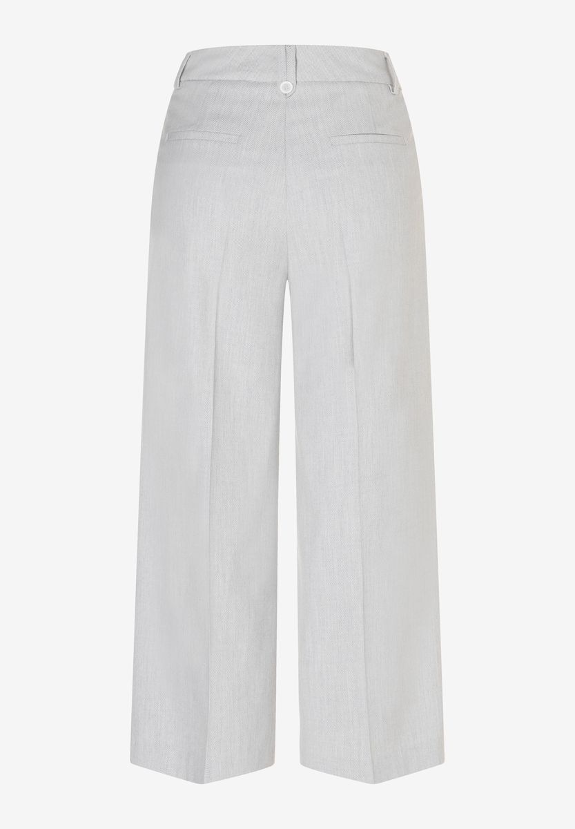 Marineblaue, weit geschnittene Culottes mit Gürtel