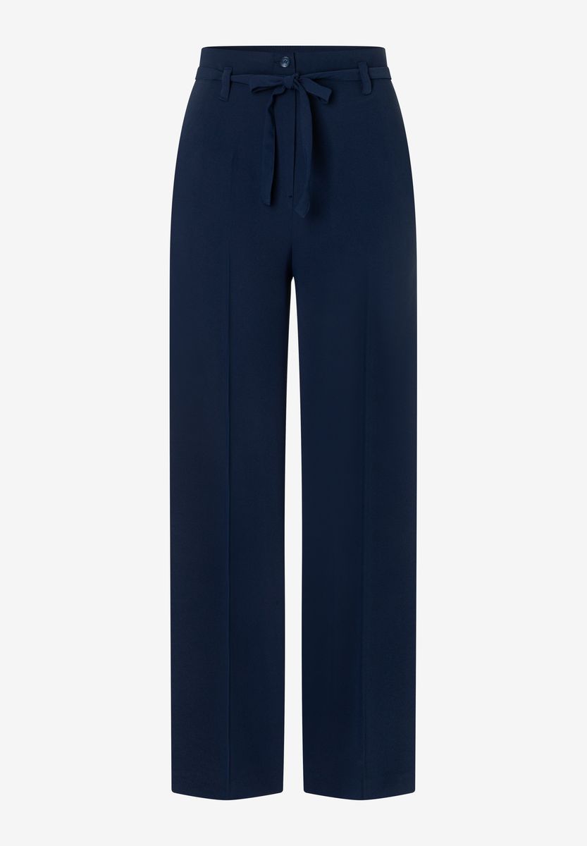 Weite fließende Hose mit Bindegürtel