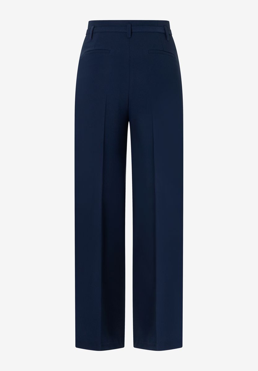 Weite fließende Hose mit Bindegürtel