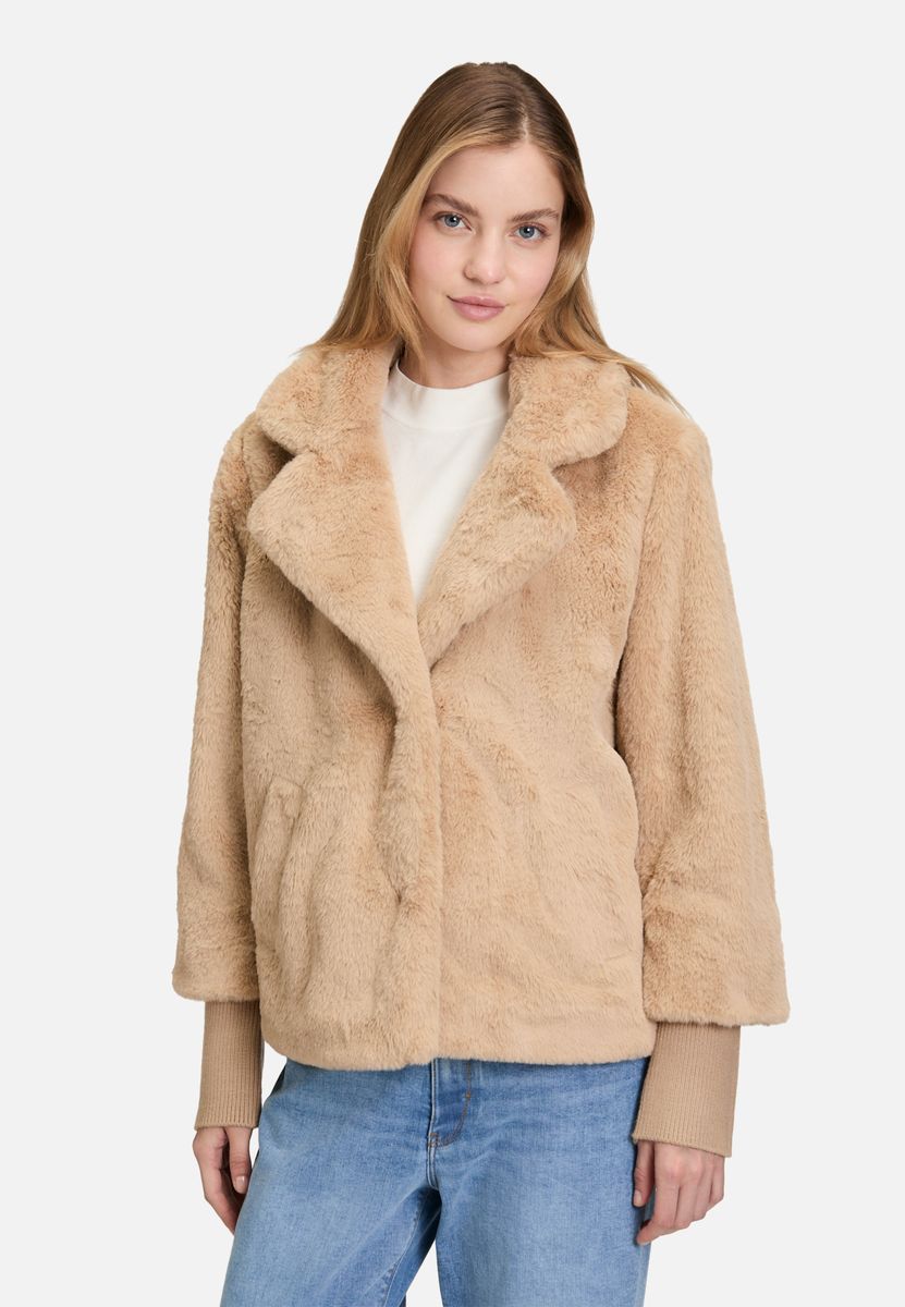 Webpelzjacke mit Rippbündchen