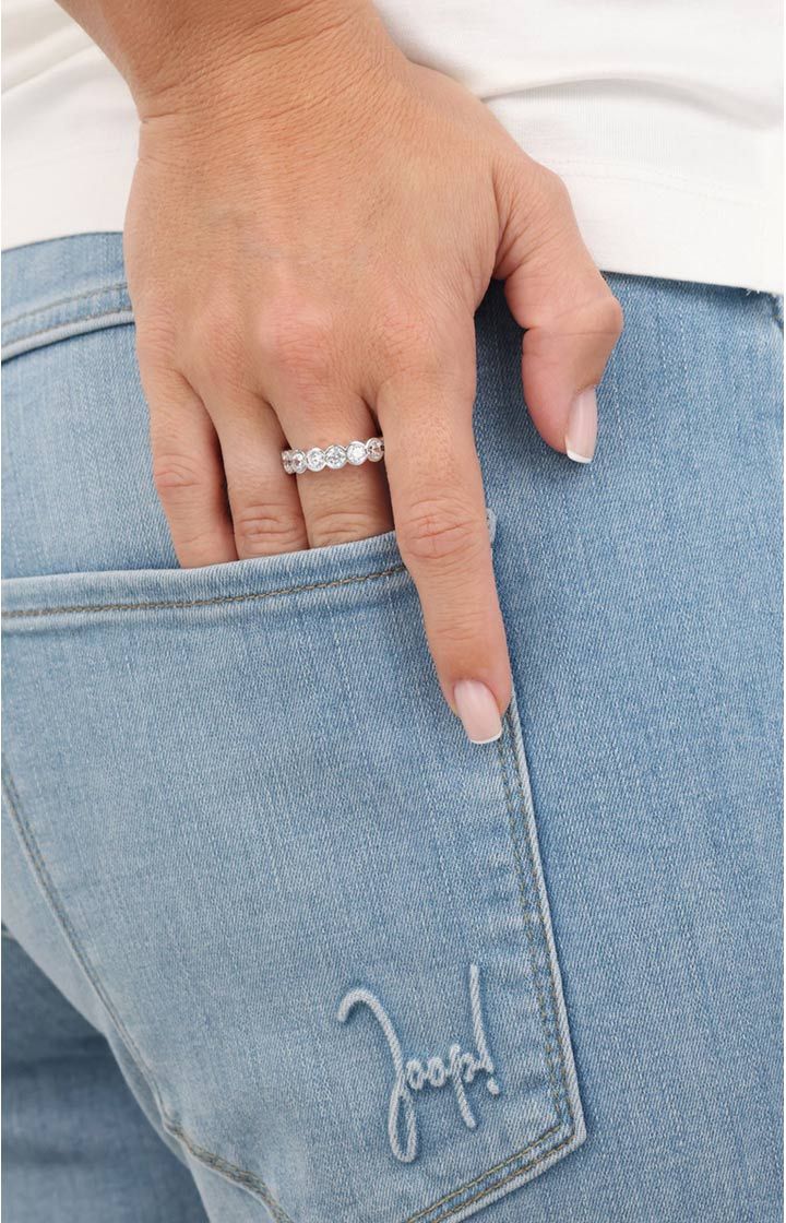 Ring mit Zirkonia in Silber