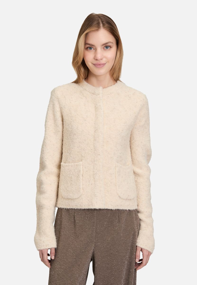 Strickjacke mit Struktur und aufgesetzten Taschen