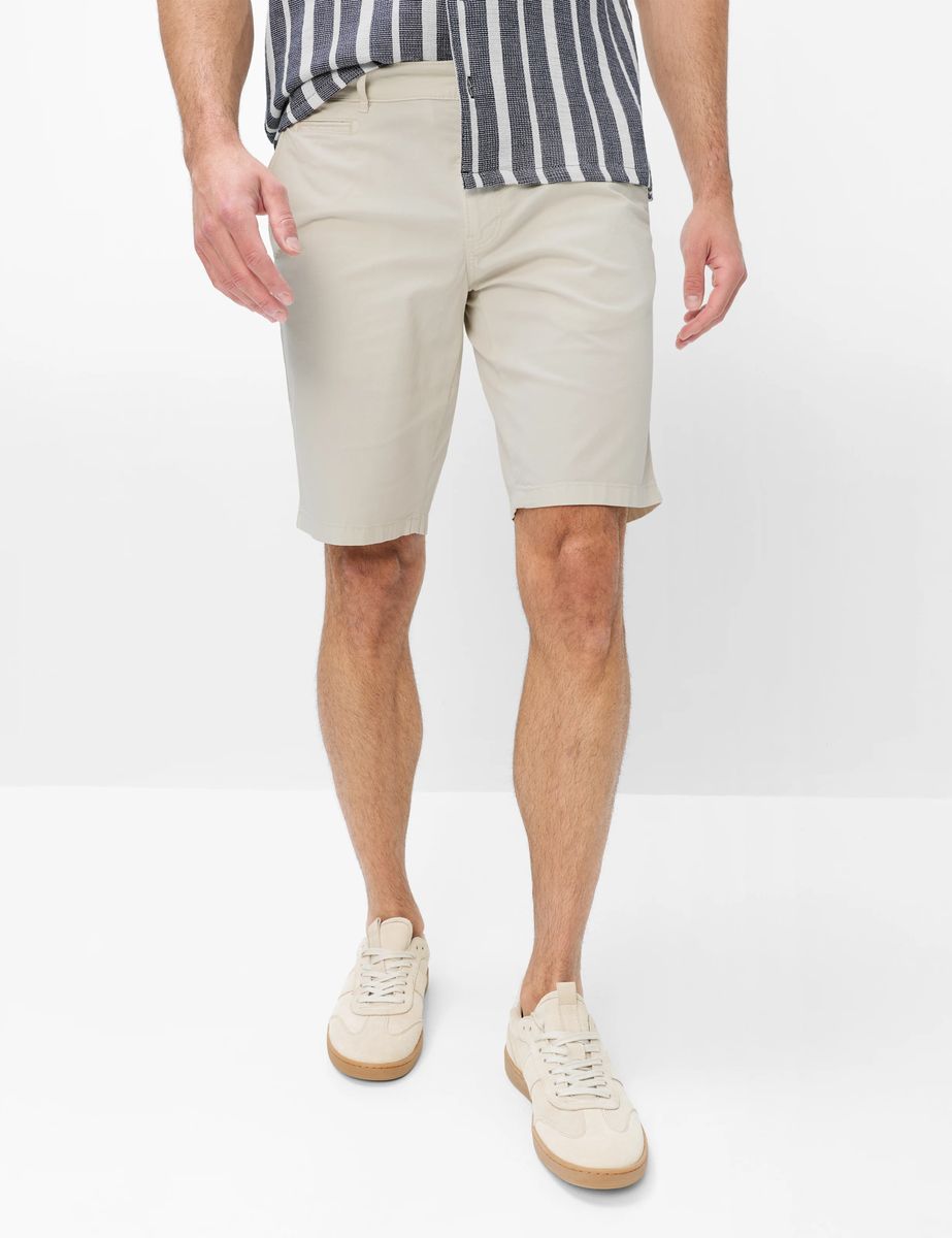 Klassische beige Bermuda Shorts mit bequemer Passform