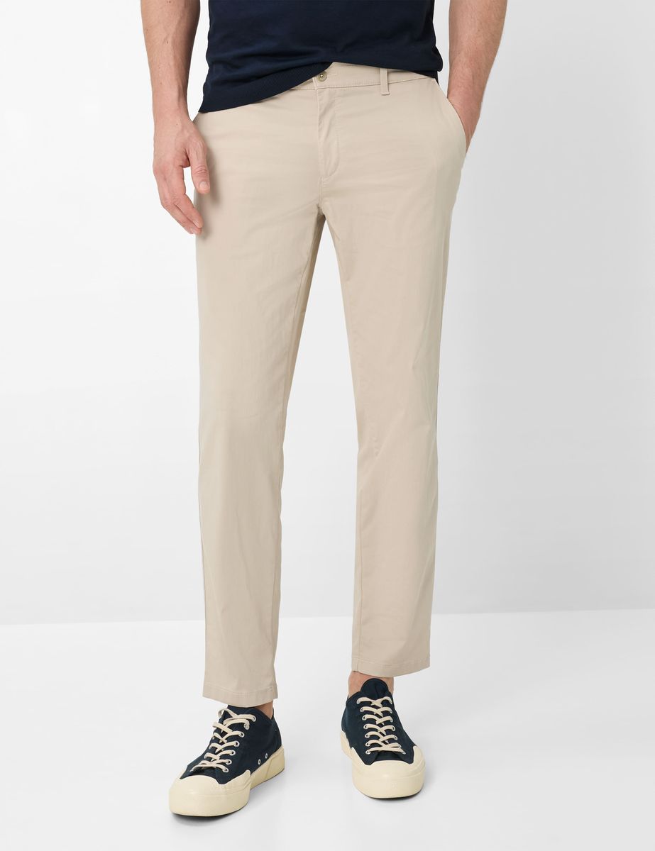 Klassische Chino-Hose mit konischer Passform