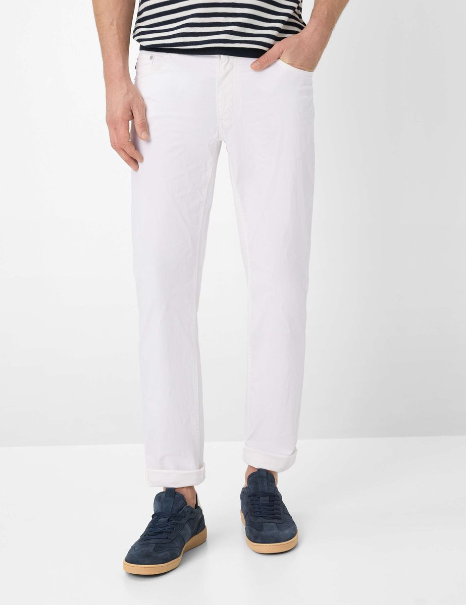 Weiße Five-Pocket-Hose mit regulärer Passform