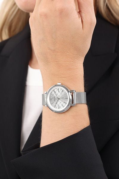 Damen-Armbanduhr in Silber