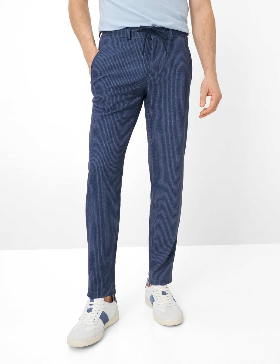 Herren Chinohose mit Nadelstreifen, Tapered Fit