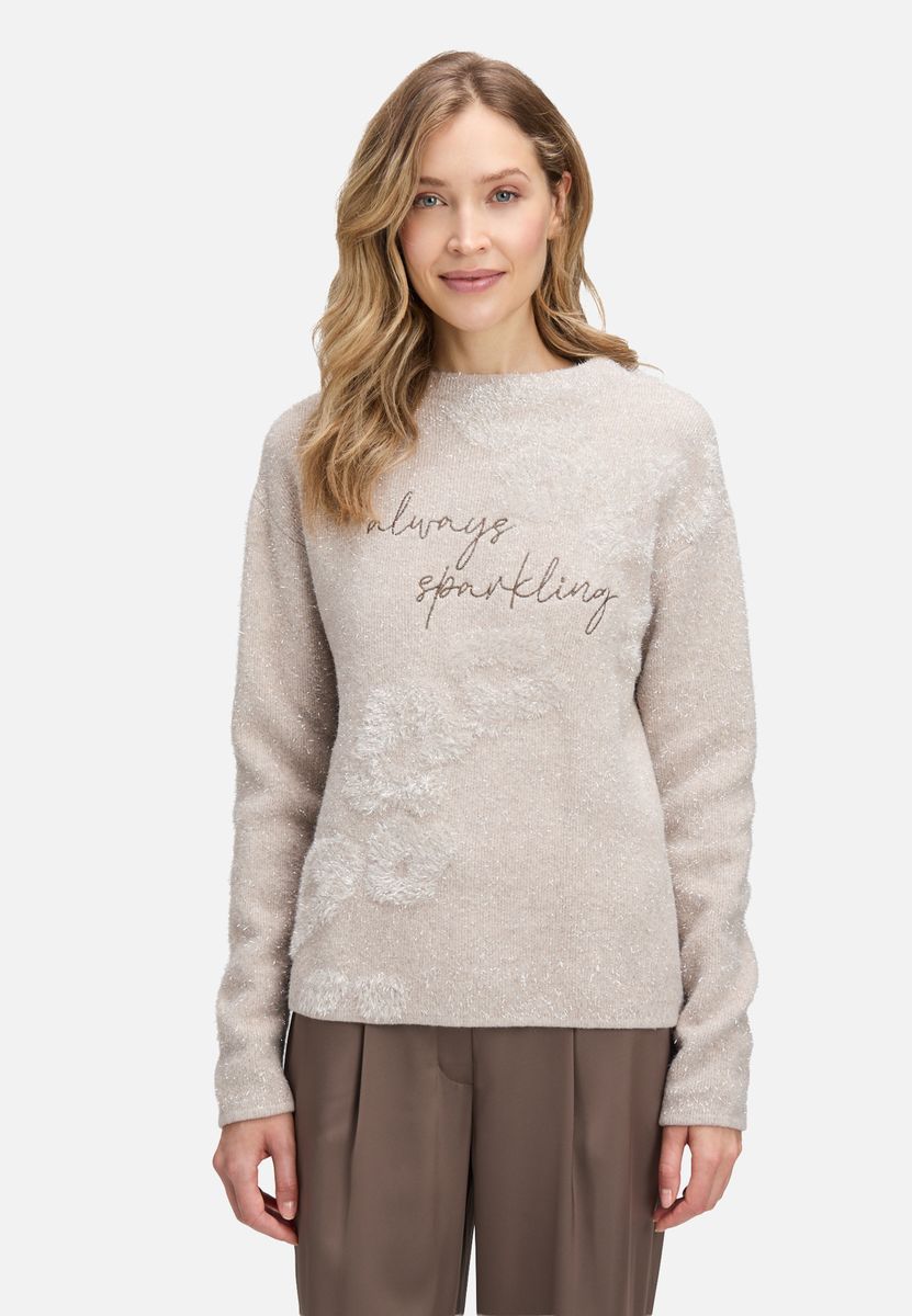 Glitzernder Strickpullover mit Stickerei