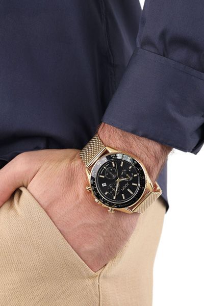 Chronograph in Gold/Schwarz