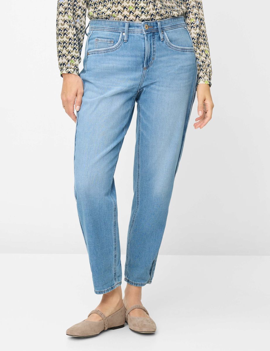 Five-Pocket-Jeans mit Tapered Fit