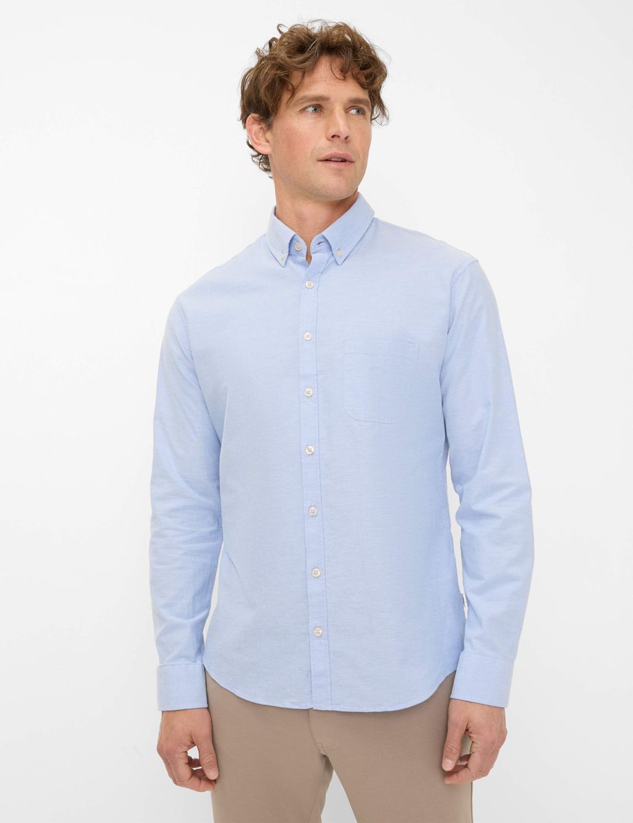Klassisches hellblaues Oxfordhemd