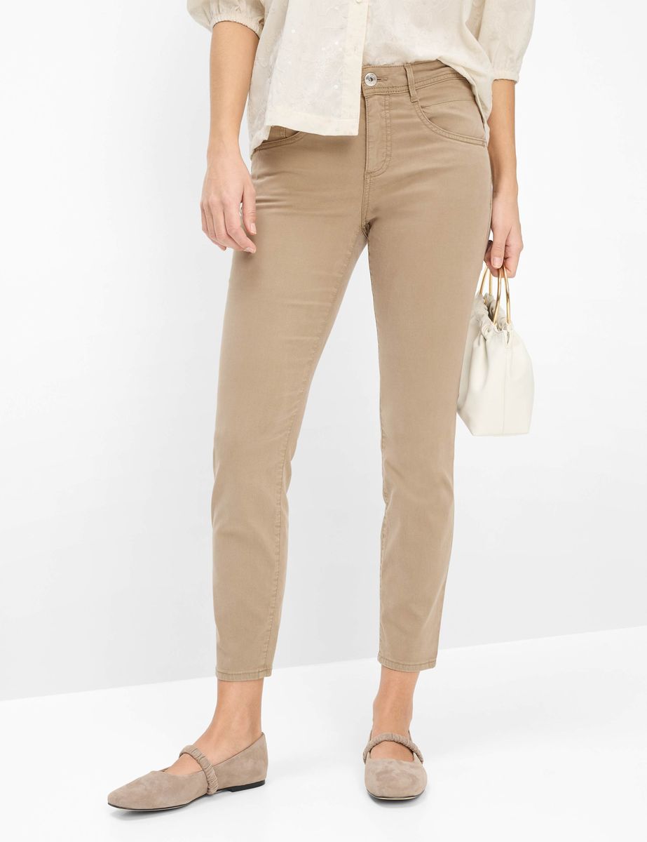 Schmal geschnittene Jeans in Knöchellänge