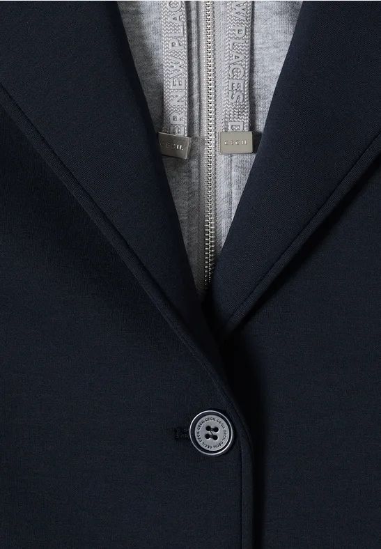 Vielseitiger Blazer mit herausnehmbarem Kapuzeneinsatz