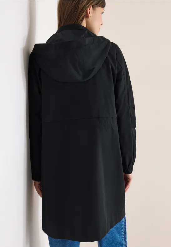 Lässige leichte Damenjacke mit Kapuze
