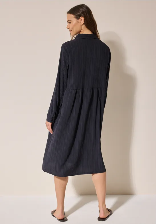 Gestreiftes Midi-Hemdkleid mit Textur