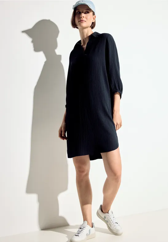 Mini-Kleid mit Crinkle-Textur und Kragen